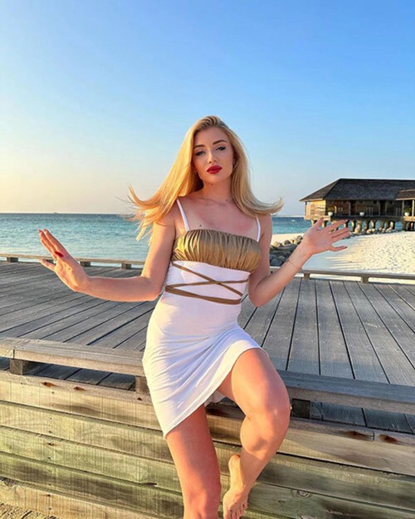 Лена самая девушка