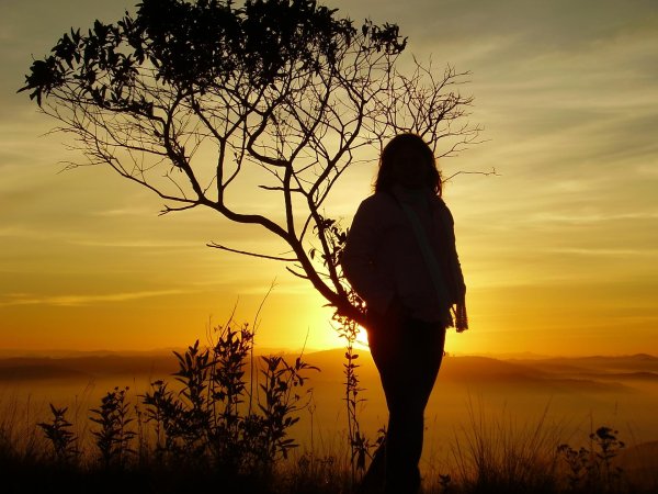 Девушка на спине