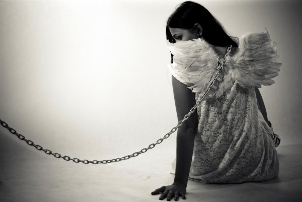 Девушка на спине