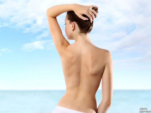 Девушка на спине