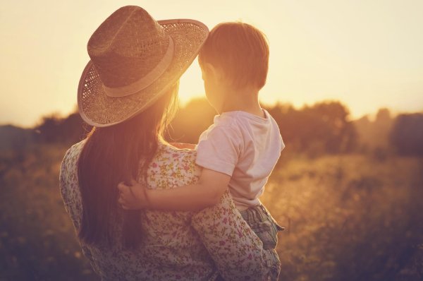 Девушка с ребенком