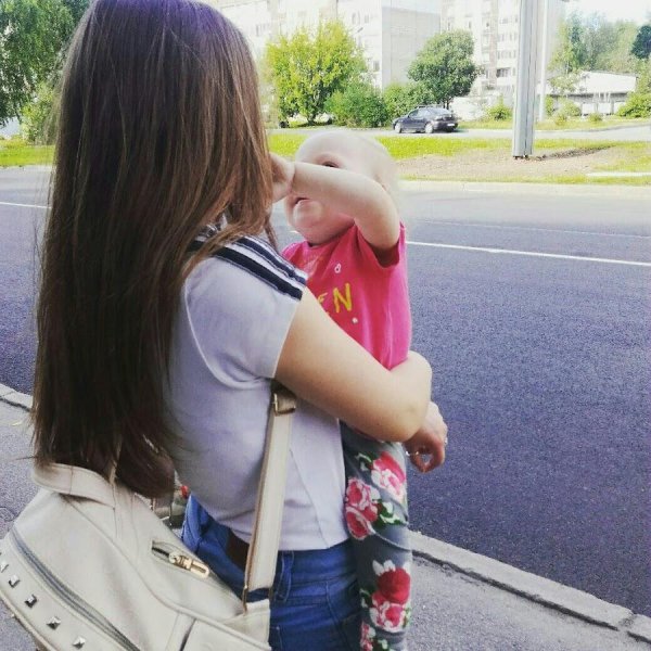Девушка с ребенком