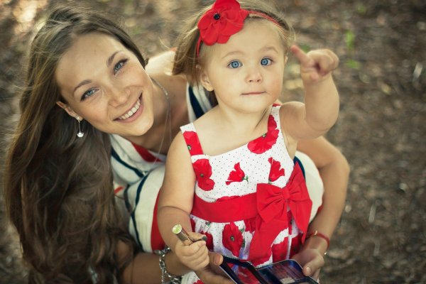 Девушка с ребенком