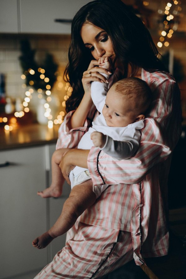 Девушка с ребенком