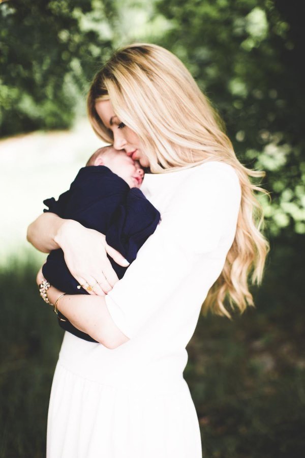 Девушка с ребенком