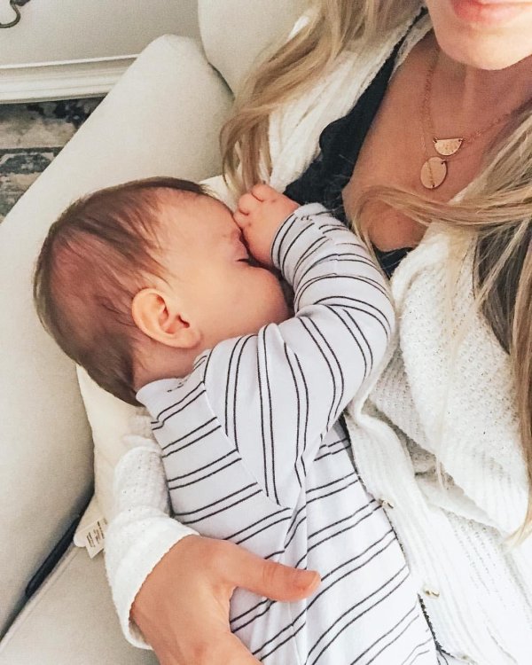 Девушка с ребенком