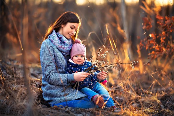 Девушка с ребенком