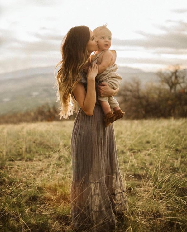 Девушка с ребенком