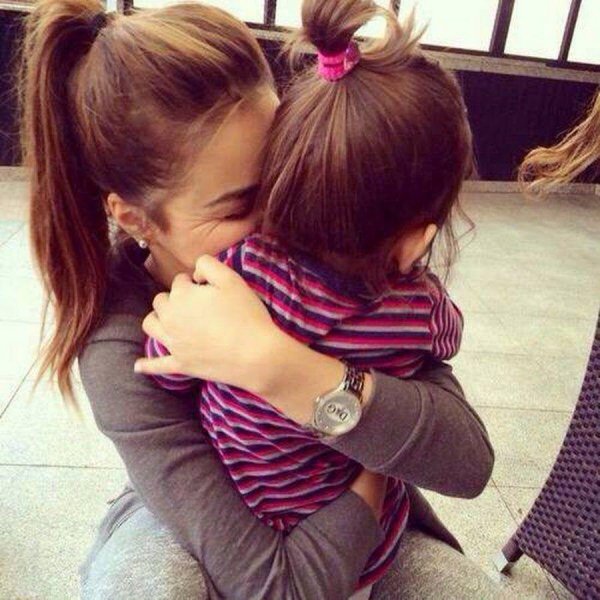 Девушка с ребенком