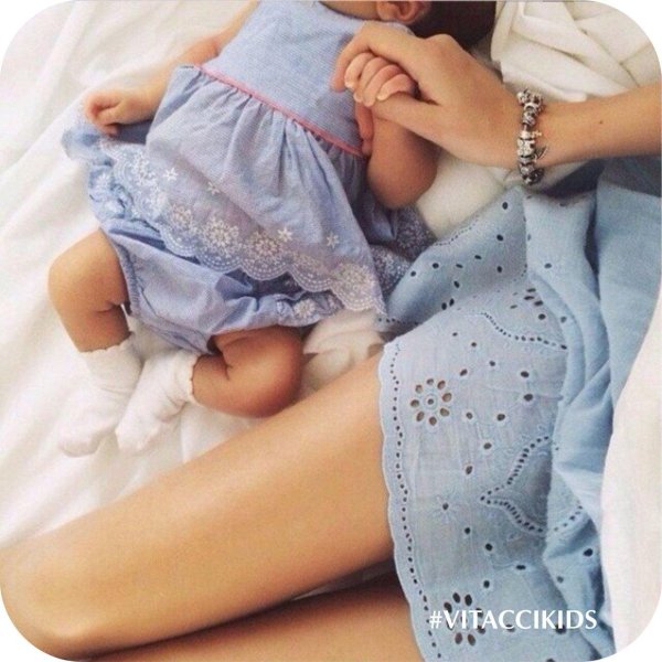 Девушка с ребенком