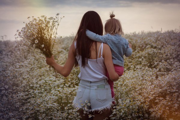 Девушка с ребенком