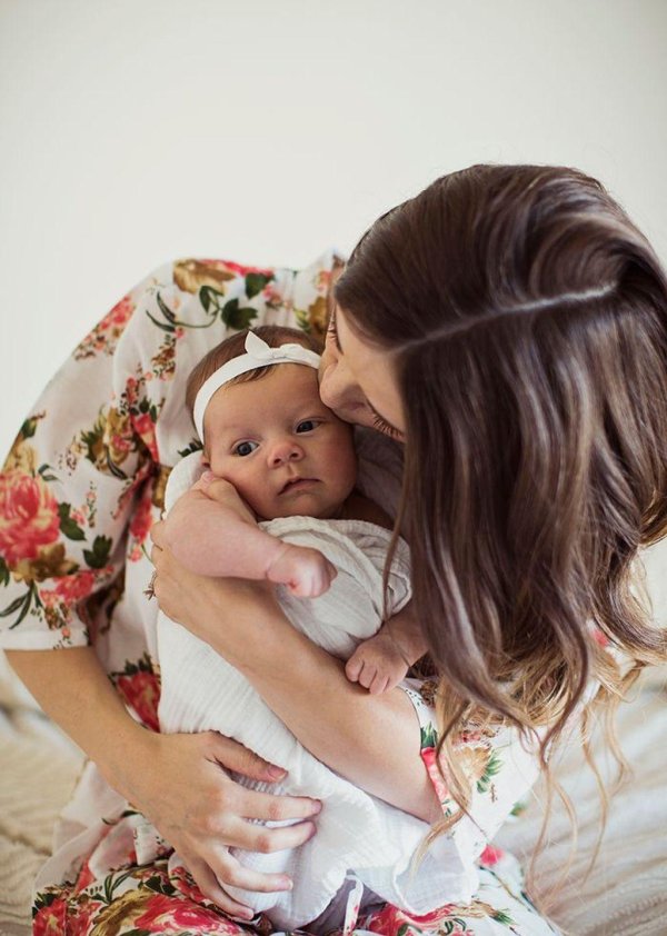 Девушка с ребенком