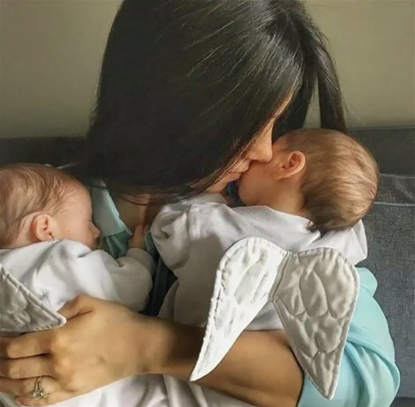 Девушка с ребенком