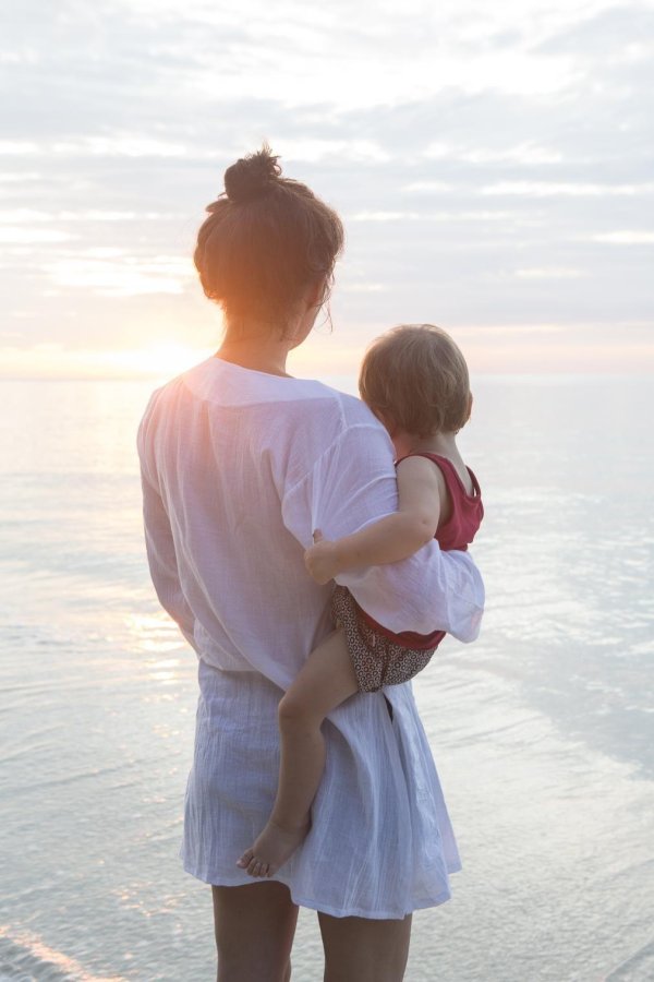 Девушка с ребенком