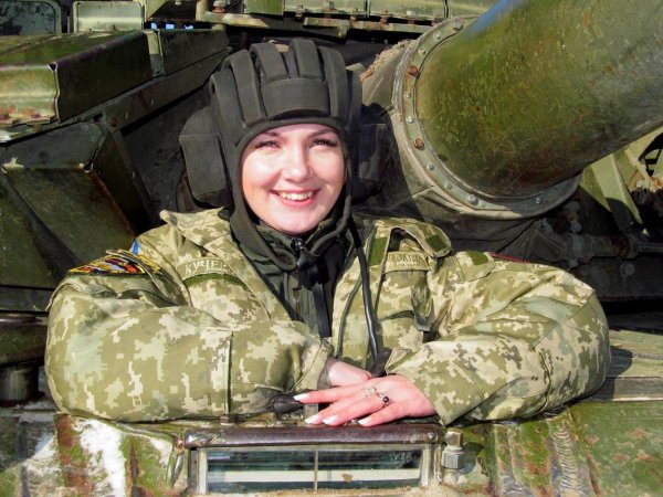 Военных с девушками