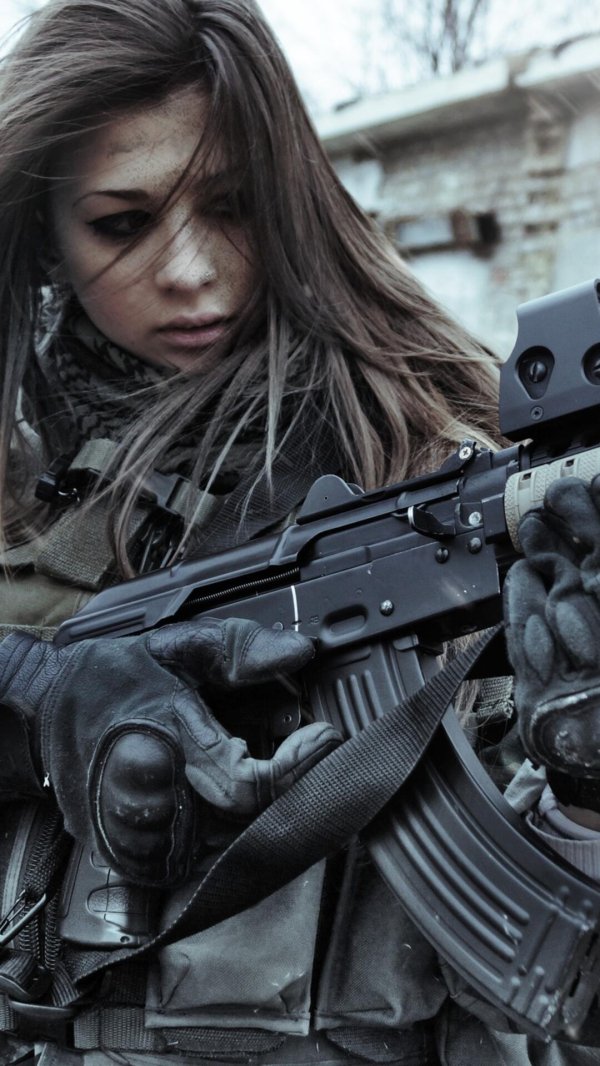 Военных с девушками