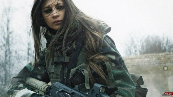 Военных с девушками