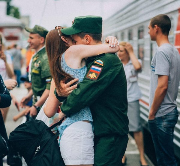 Солдат и девушка