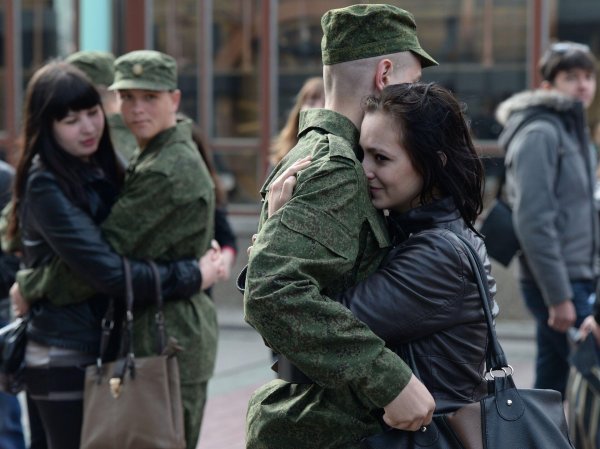 Солдат и девушка