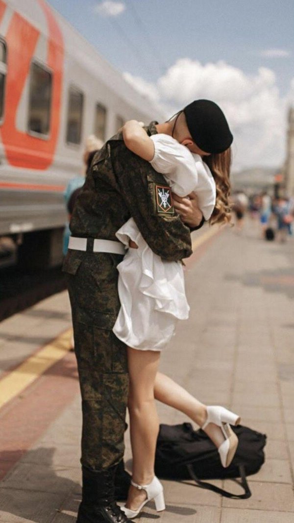 Солдат и девушка