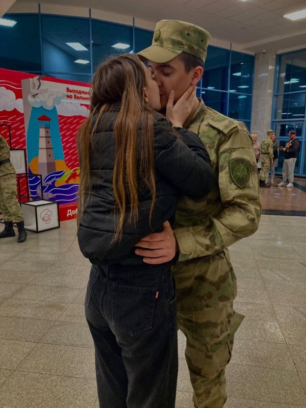 Солдат и девушка