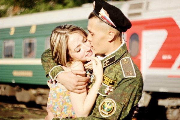 Солдат и девушка
