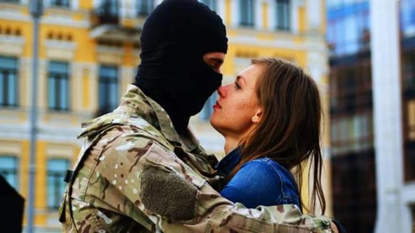 Солдат и девушка