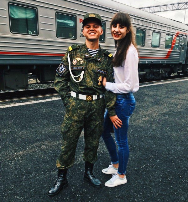 Солдат и девушка