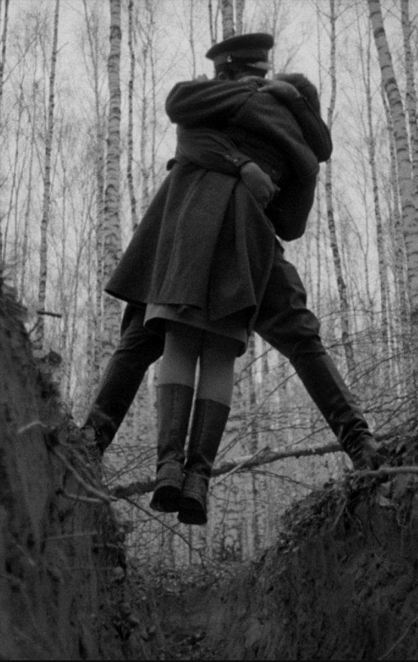 Солдат и девушка