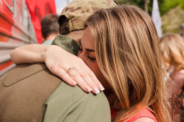 Солдат и девушка