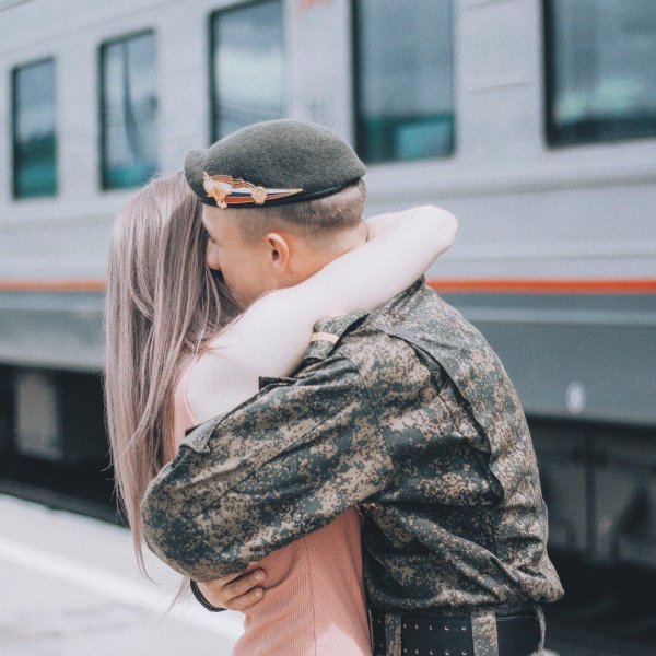 Солдат и девушка