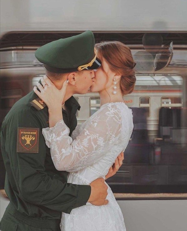 Солдат и девушка