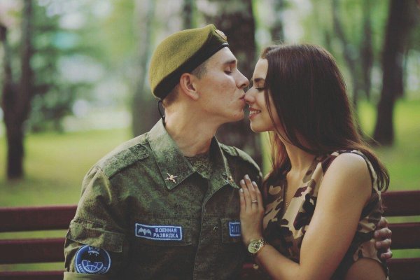 Солдат и девушка