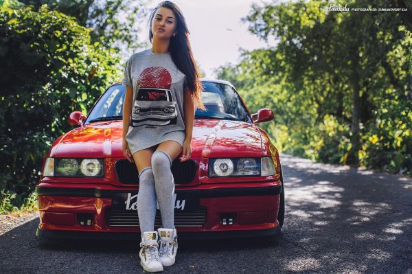 Тачки с девушками