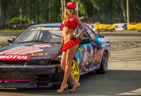 Тачки с девушками