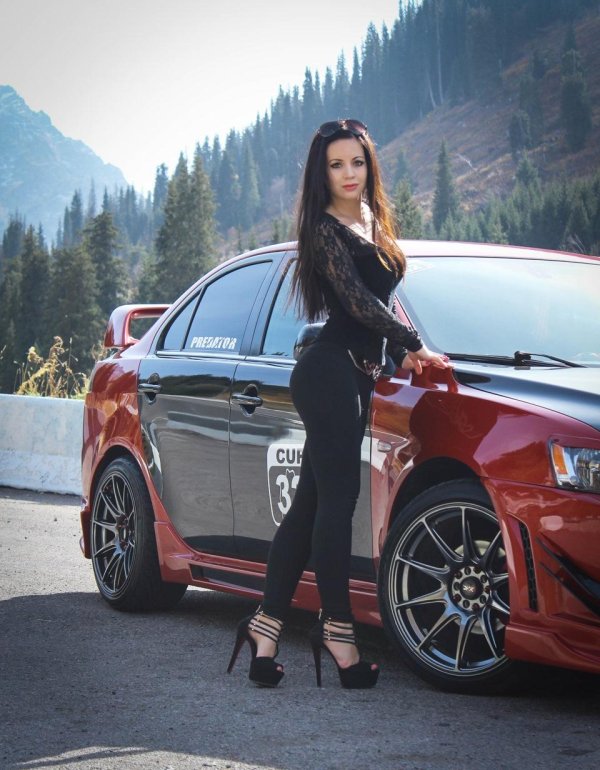 Тачки с девушками