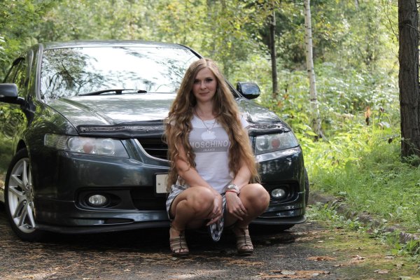 Тачки с девушками