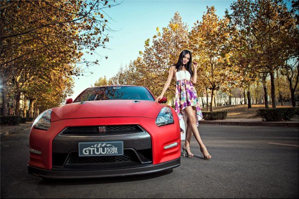 Тачки с девушками