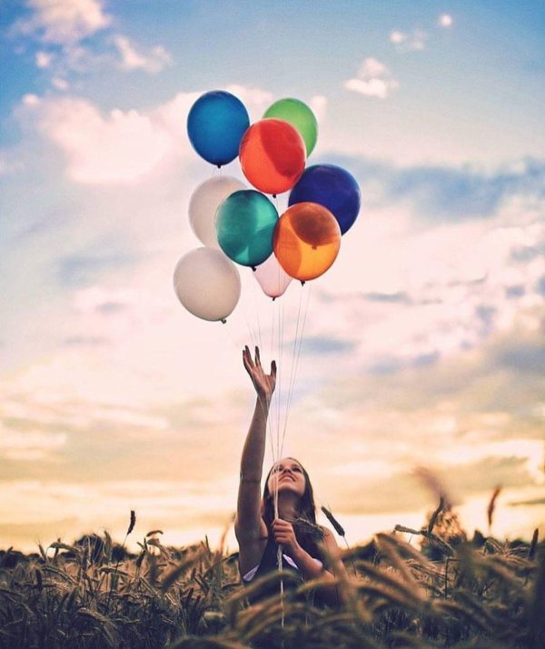 Девушка с шариками