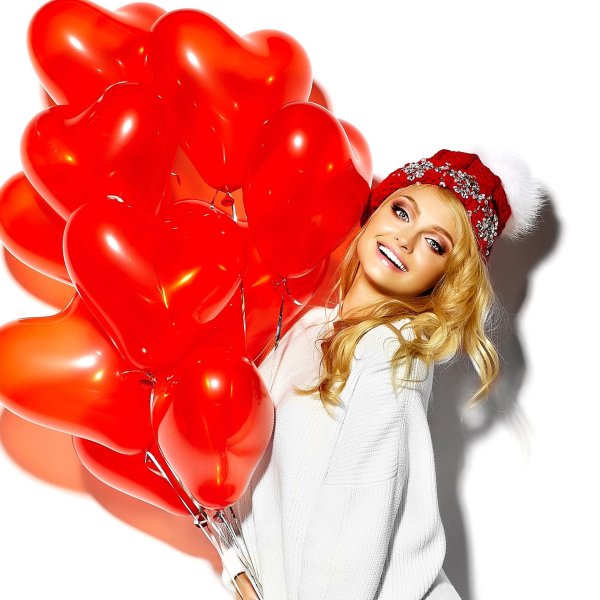 Девушка с шариками