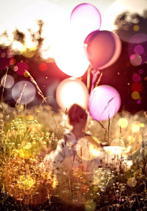 Девушка с шариками