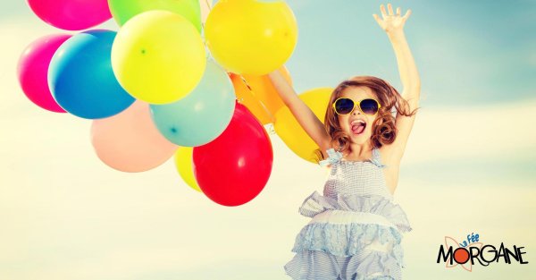 Девушка с шариками