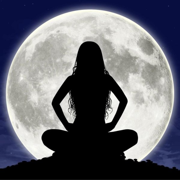 Полнолуние и девушка