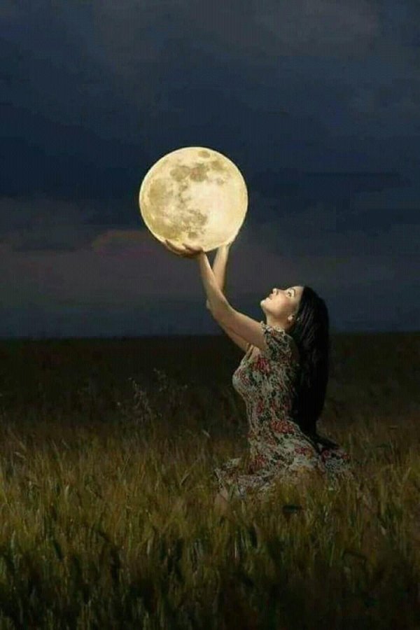 Полнолуние и девушка