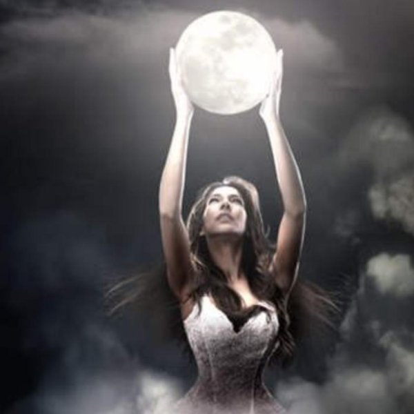 Полнолуние и девушка