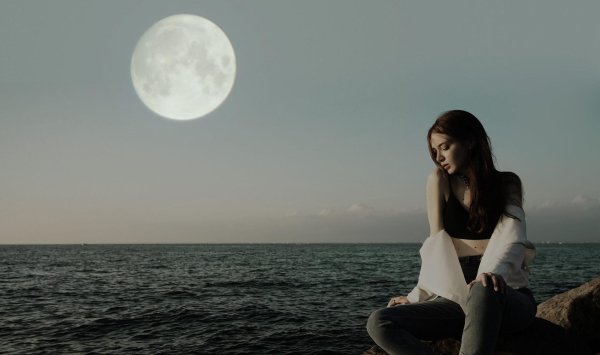 Полнолуние и девушка