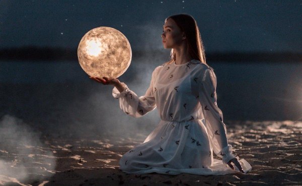 Полнолуние и девушка
