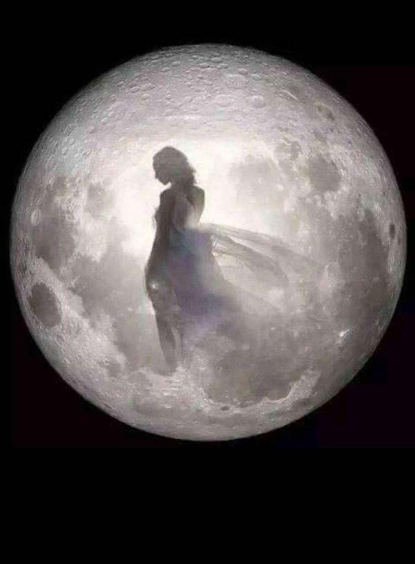 Полнолуние и девушка