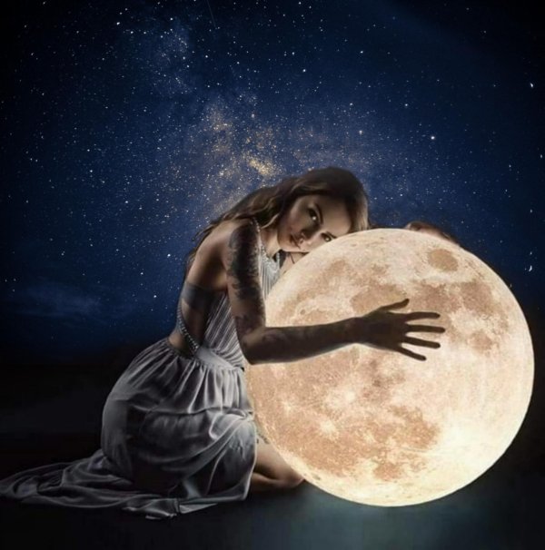 Полнолуние и девушка
