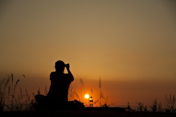 Рассвет и девушка